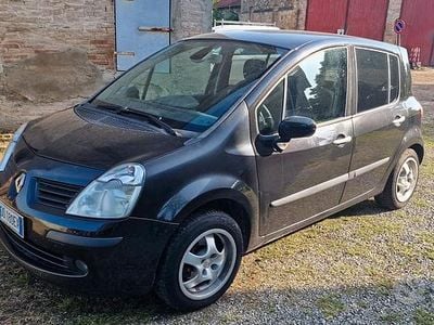 Usata Renault Modus 98 CV (72 kW) 2006 Nero Monovolume