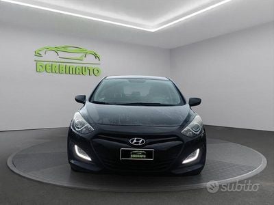 Usata Hyundai i30 Comfort 110 CV (80 kW) 2015 Nero Berlina