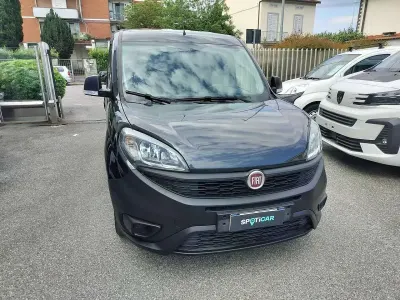 Usata Fiat Doblò Easy 95 CV (69 kW) 2021 Grigio Monovolume