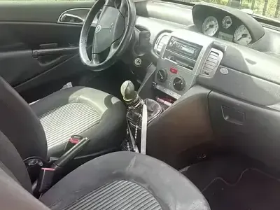 Usata Lancia Ypsilon 75 CV (55 kW) 2012 Nero Utilitaria