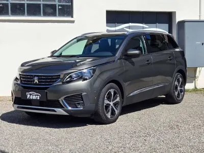 Usata Peugeot 5008 Allure 120 CV (88 kW) 2018 Verde metallizzato SUV