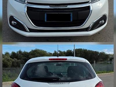 Bianco Usata 2015 Peugeot 208 Active Utilitaria | 5700 € (Buon prezzo)