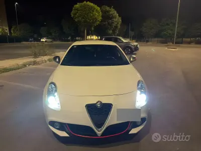 Usata Alfa Romeo Giulietta 105 CV (77 kW) 2013 Bianco Utilitaria