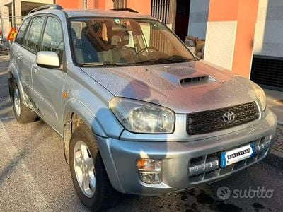 Usata Toyota RAV4 116 CV (85 kW) 2002 Grigio SUV