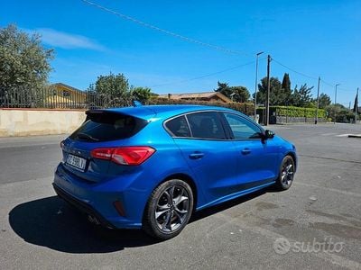 Usata 2021 Ford Focus ST-Line Berlina | 12.500 € (Molto cara)