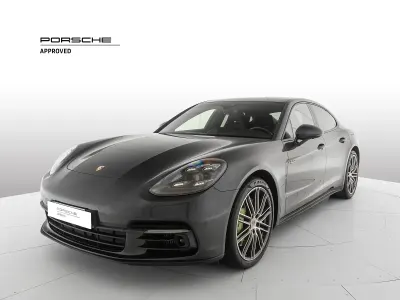 Usata Porsche Panamera 462 CV (339 kW) 2019 2h grigio vulcano metallizzato Berlina