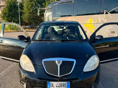Usata Lancia Ypsilon 60 CV (44 kW) 2007 Nero Utilitaria