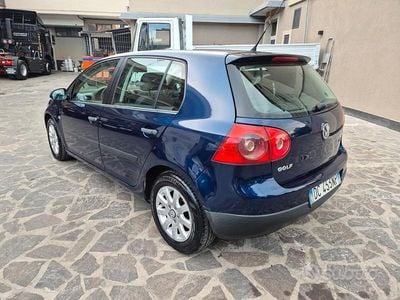 Usata VW Golf V Sportline 105 CV (77 kW) 2007 Blu Berlina