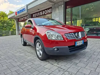 Usata Nissan Qashqai Acenta 141 CV (103 kW) 2009 Arancione orange SUV