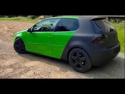 Verde Usata 2005 VW Golf V | 2800 €