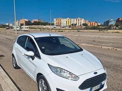 Usata Ford Fiesta Titanium 75 CV (55 kW) 2014 Bianco Utilitaria