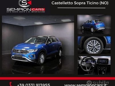 Usata VW T-Roc Life 110 CV (80 kW) 2022 Blu SUV