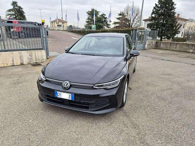 Usata VW Golf VIII Life 116 CV (85 kW) 2025 Nero Berlina