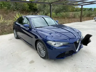 Usata Alfa Romeo Giulia 180 CV (132 kW) 2017 Blu Berlina
