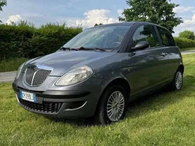 Gebraucht Lancia Ypsilon 60 PS (44 kW) 2004 Grau Kleinwagen