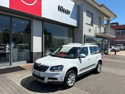 Usata Skoda Yeti 105 CV (77 kW) 2015 Bianco pastello SUV
