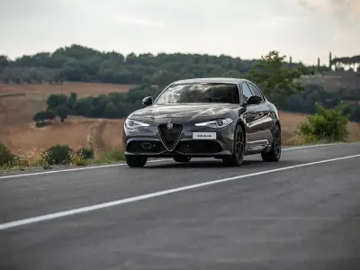 Nuova Alfa Romeo Giulia Sprint 160 CV (117 kW) 2026 Nero Berlina