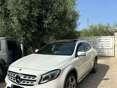 Usata Mercedes GLA200 AMG 136 CV (100 kW) 2018 Bianco SUV