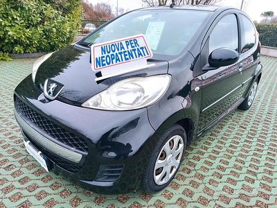 Usata Peugeot 107 Allure 68 CV (50 kW) 2011 Nero Utilitaria