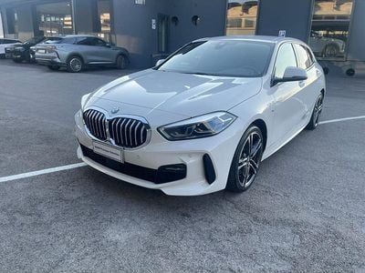 Usata BMW 118 M Sport 149 CV (109 kW) 2021 Alpinweiss iii pastello Utilitaria