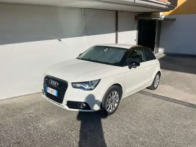 Usata Audi A1 Attraction 90 CV (66 kW) 2014 Bianco Utilitaria