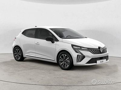 Usata Renault Clio V 101 CV (74 kW) 2024 Bianco Berlina