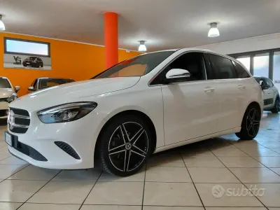 Usata Mercedes B180 Premium 116 CV (85 kW) 2019 Bianco Utilitaria