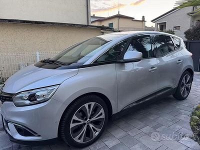 Usata Renault Scénic III Intens 110 CV (80 kW) 2016 Grigio Monovolume