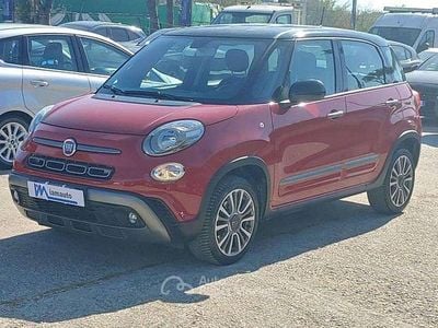 Begagnad Fiat 500L Cross 90 HK (66 kW) 2018 Röd Minibuss
