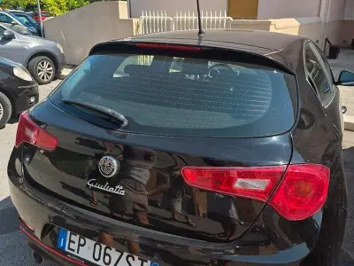 Usata Alfa Romeo Giulietta 105 CV (77 kW) 2013 Nero Utilitaria