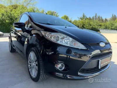 Usado Ford Fiesta Titanium 92 CV (67 kW) 2010 Negro Berlina