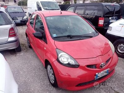 Usata Toyota Aygo 67 CV (49 kW) 2008 Rosso Utilitaria