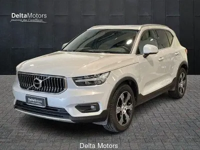 Usata Volvo XC40 Inscription 150 CV (110 kW) 2020 Grigio chiaro metallizzato SUV