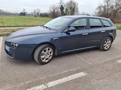 Second-hand Alfa Romeo 159 143 CP (105 kW) 2008 Albastru Break