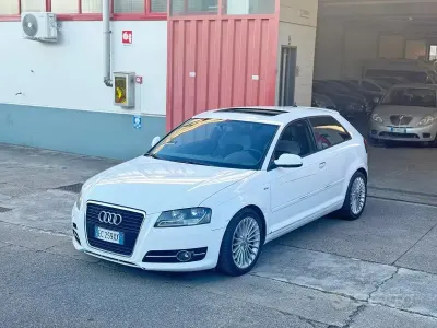 Käytetty Audi A3 Attraction 140 HP (102 kW) 2010 Valkoinen Viistoperä
