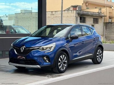 Usata Renault Captur 160 CV (117 kW) 2021 Blu SUV
