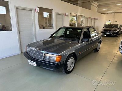 Usata Mercedes 190 72 CV (52 kW) 1989 Grigio Berlina