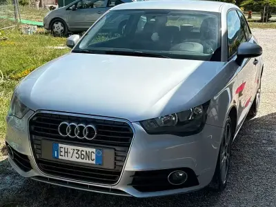 Usata Audi A1 86 CV (63 kW) 2011 Grigio Utilitaria