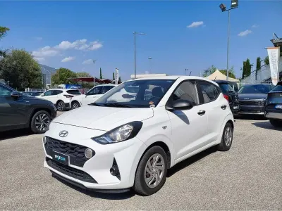 Usata Hyundai i10 Advanced 65 CV (47 kW) 2021 Bianco Utilitaria