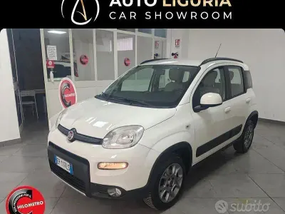 Usata Fiat Panda 4x4 S 86 CV (63 kW) 2013 Bianco Utilitaria