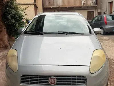 Usata Fiat Grande Punto 77 CV (56 kW) 2009 Grigio Utilitaria