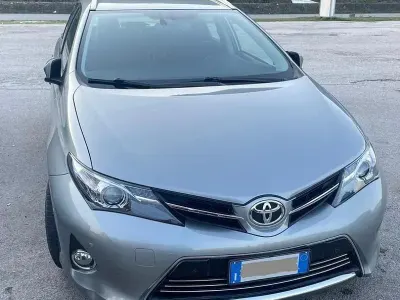 Usata Toyota Auris 97 CV (71 kW) 2014 Grigio Station wagon
