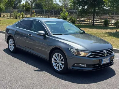 Usata VW Passat Business 150 CV (110 kW) 2015 Grigio Berlina