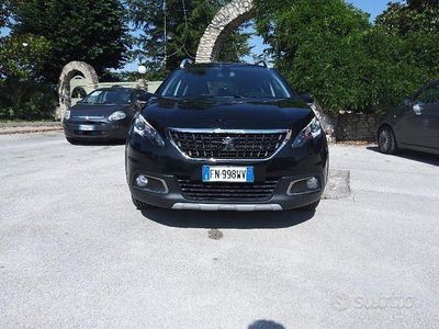 Usata Peugeot 2008 100 CV (73 kW) 2018 Nero metallizzato SUV
