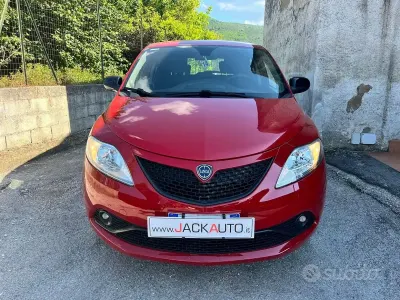 Usata Lancia Ypsilon 80 CV (58 kW) 2018 Rosso Utilitaria