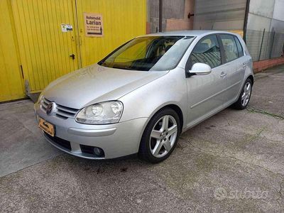 Usata VW Golf IV Sportline 140 CV (102 kW) 2005 Grigio Berlina