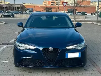 Usata Alfa Romeo Giulia 160 CV (117 kW) 2018 Blu Berlina