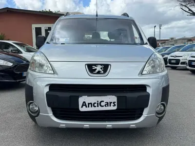Usata Peugeot TePee Outdoor 114 CV (83 kW) 2012 Argento Furgone