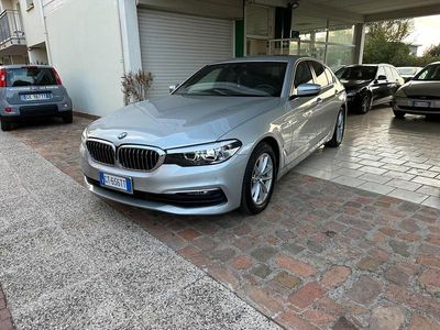 Begagnad BMW 530e Luxury Line 184 HK (135 kW) 2019 Silver Sedan