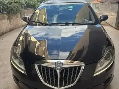 Usata Lancia Delta 120 CV (88 kW) 2011 Nero Utilitaria